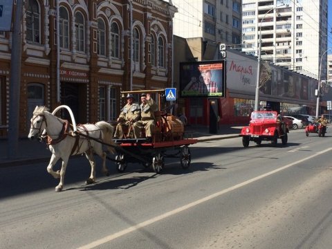 В центре Саратова прошел парад пожарной ретро-техники. Фото
