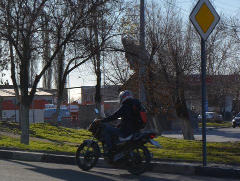 В Заводском районе подросток-мотоциклист попал под «Ниву»