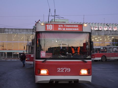 Всем троллейбусам разрешили разворачиваться перед зданием вокзала