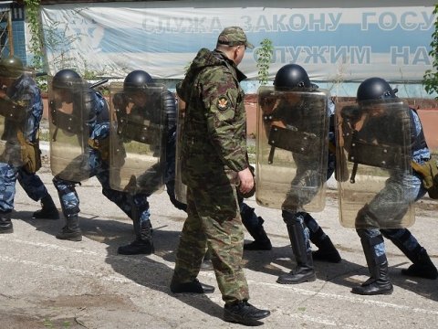 Силовики в Саратовской области учились пресекать массовые беспорядки
