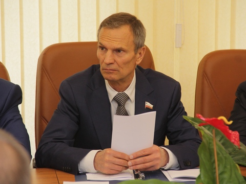 Сидоренко в канун выборов предложил наградить работника избиркома