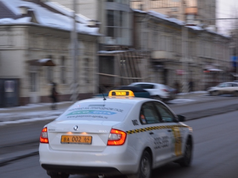 Глава саратовской полиции предложил таксистам делиться информацией