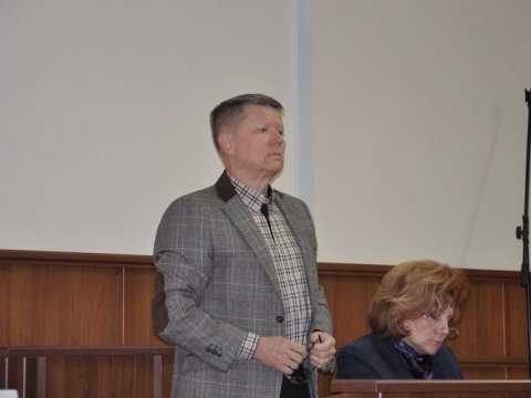 Радаев выплатил подследственной Епифановой 200 тысяч рублей матпомощи