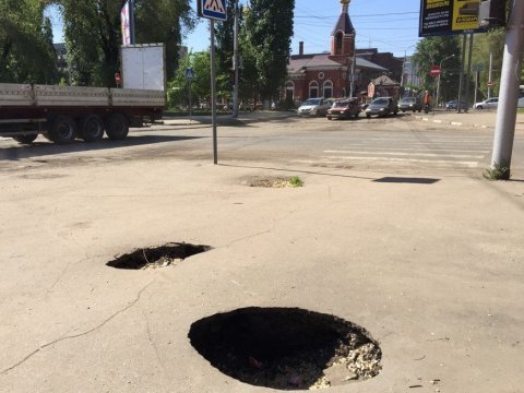 Жителям Кировского района Саратова вычистят тротуары вручную