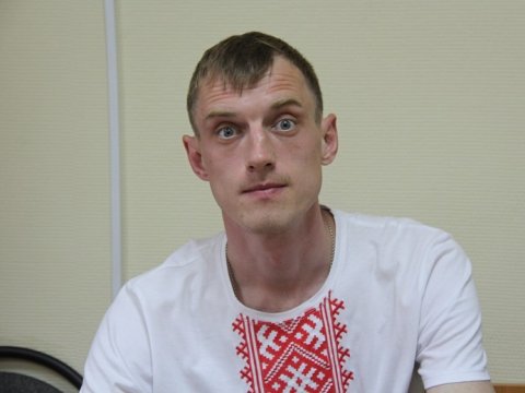 Саратовского националиста хотят привлечь к ответственности за размахивание флагом РФ