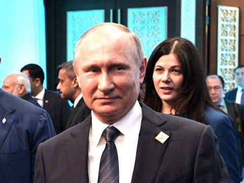 На фоне протестных акций Путин рассказал о политической стабильности и единстве целей