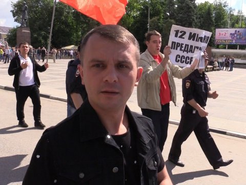 «Свободные новости» устанавливают личность гражданина, мешавшего съемке задержания Анидалова
