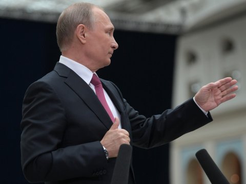 Путин: «Вопрос олигархии во власти не стоит так остро, как это было в 90-х»