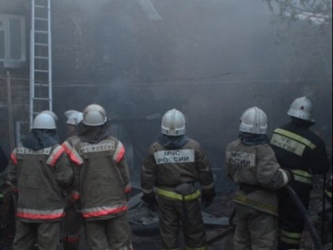 Из-за пожара в пятиэтажке эвакуировали 16 жителей. Один человек погиб