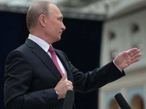 Путин пожелал российским выпускникам не бояться своих амбиций
