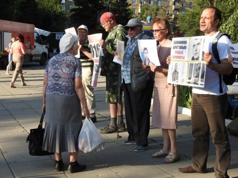 В Саратове защитников права на свободу слова атаковали пенсионерки