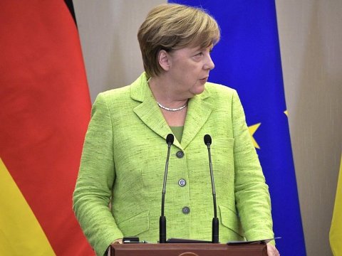 Ангела Меркель отказалась от посредничества между Путиным и Трампом