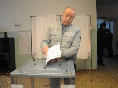 Радаев не собирается в отпуск из-за регистрации на губернаторские выборы