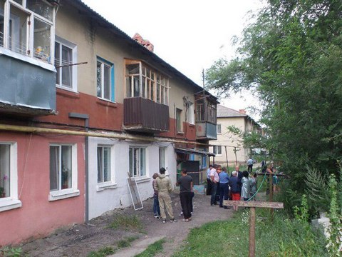 Под Саратовом частично обрушился аварийным дом с 65 жильцами