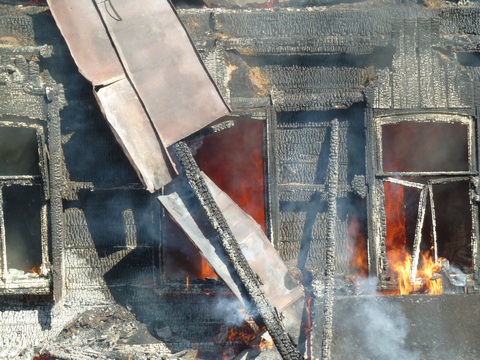 Пожар в Ртищеве. Матери погибших детей и их прадеду удалось спастись