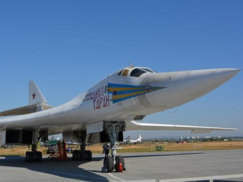 В Энгельсе провели авиашоу с участием Ту-95МС и Ту-160. Фоторепортаж