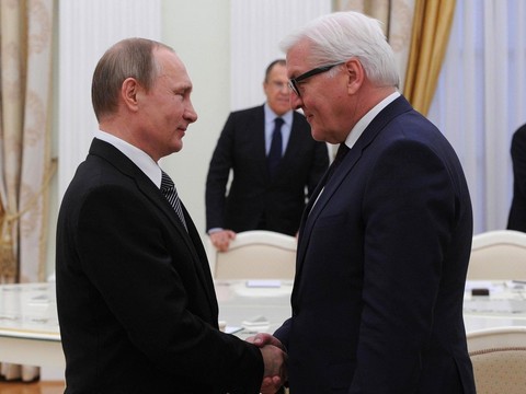 Президент ФРГ: Россия осознанно противопоставляет себя Западу