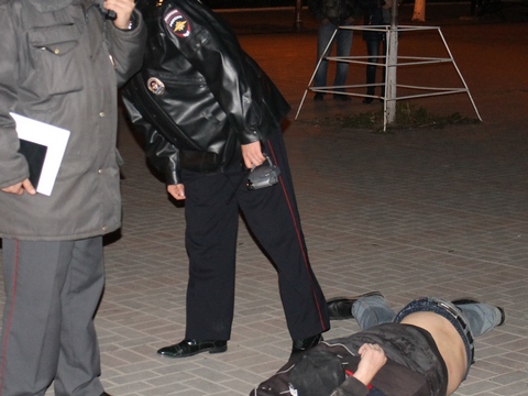 Саратовский полицейский отправится в колонию за избиение юноши