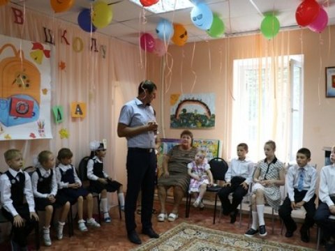 Сотрудники Саратовского НПЗ посетили подшефных накануне нового учебного года