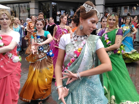 Кришнаиты отметили праздник колесниц на проспекте Кирова