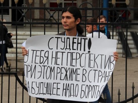 Выборы. Протестующий у Эконома активист заявил о возможном давлении на студентов