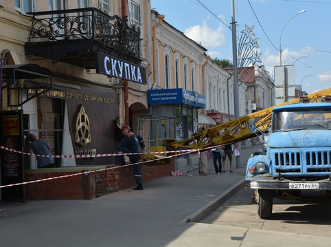 С Московской демонтировали 38 рекламных вывесок не по дизайн-коду