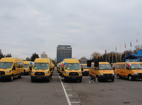 Больше всех школьных автобусов в России получат Саратов и Чечня