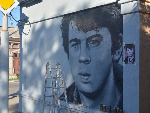 В Саратове появилось граффити с Сергеем Бодровым-младшим