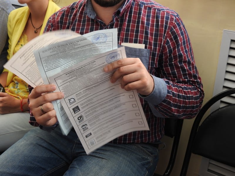 Наблюдатель: На УИК №4 в Саратове выборы отменили из-за трех бюллетеней
