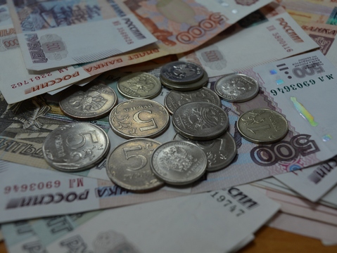 Аналитики: Несмотря на замедление инфляции, россияне нищают