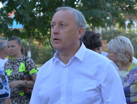 Из-за нарушений на выборах Радаев провалился в рейтинге влияния губернаторов
