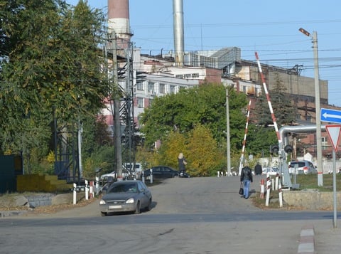 Ночью в Заводском районе перекроют переезд