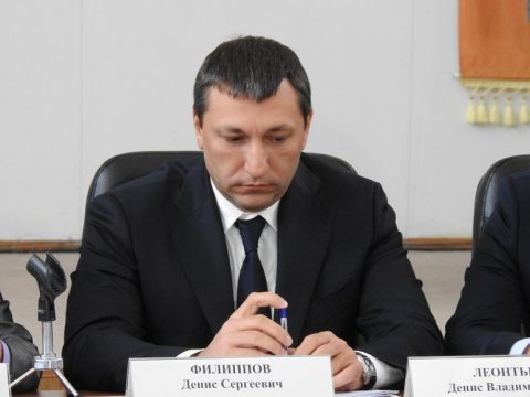 Саратовскому экс-министру стало обидно из-за прозвищ плавучего фонтана в Саратове