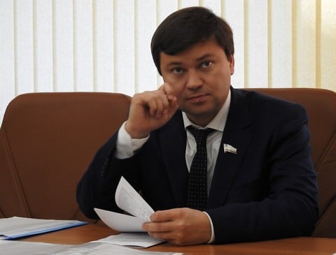 Министр пообещал заселить дом Яхимовича в 2019 году