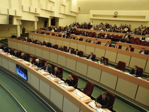 Депутаты без вопросов приняли проект бюджета области на 2018 год