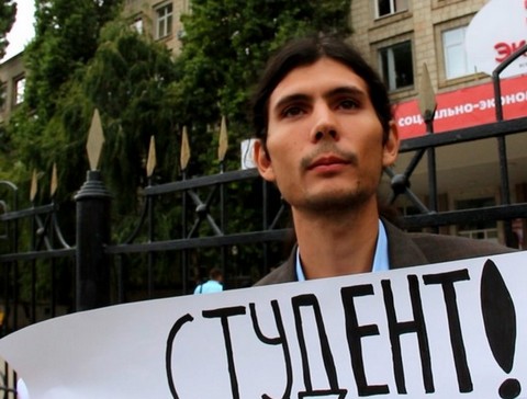 На митинге КПРФ в Саратове задержан анархист Александр Агеев