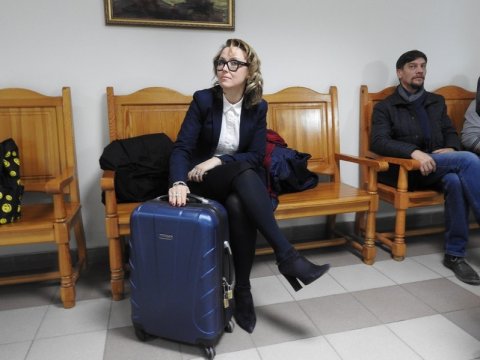 Вера Шулькова пришла в облсуд с чемоданом документов