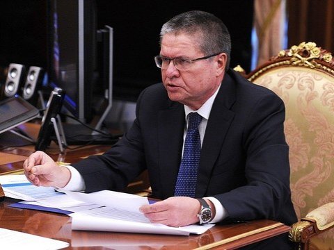На суд по делу Улюкаева принесли два миллиона долларов