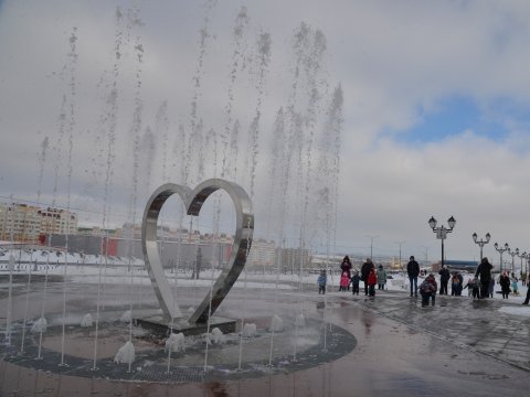Ради Радаева саратовский фонтан включили при отрицательной температуре