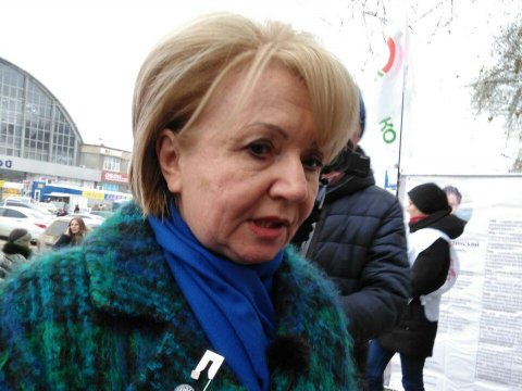 Глава партии «Яблоко» провела встречу с саратовцами на улице