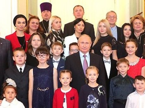 Семья из Саратова попала на прием к Путину