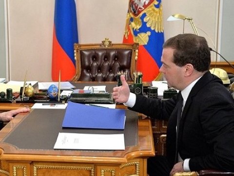 Медведев назвал Навального обормотом и проходимцем