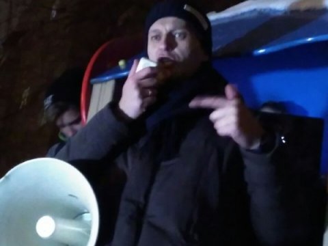 В Саратове Навальный выступал с установленной при поддержке Володина детской площадки