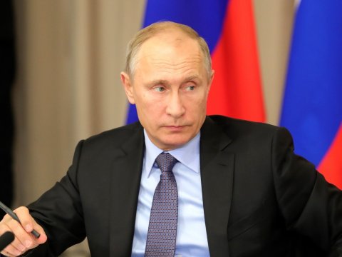 Путин поручил проанализировать практику применения закона о митингах