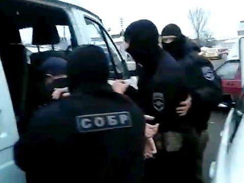 Саратовские СОБРовцы задержали кикбоксера-мошенника из Казахстана