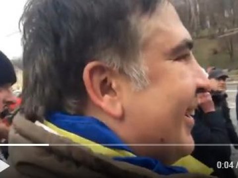 Задержанного в Киеве Михаила Саакашвили освободила из автобуса толпа