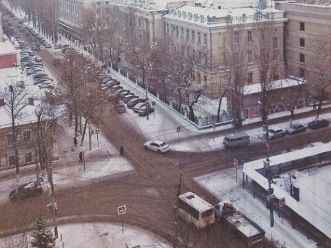 МЧС предупреждает о снеге и гололедице в Саратовской области