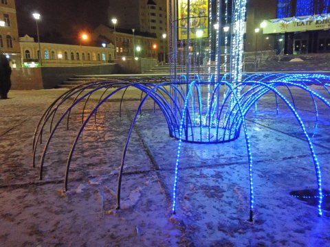 В Саратове сломалась подсветка фонтана «Театральный» у ТЮЗа