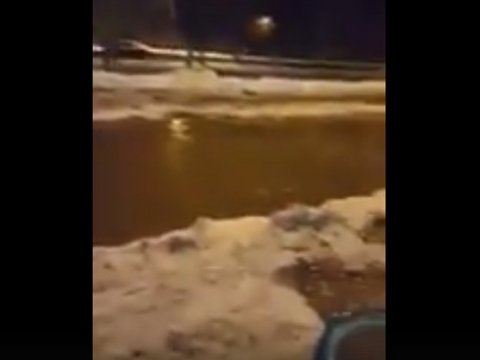 Саратовцы жалуются на затопленные улицы в районе ремонтных работ «Водоканала»