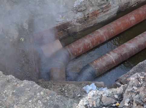 Из-за ремонта трубопровода на Кузнечной три дома могут остаться без тепла